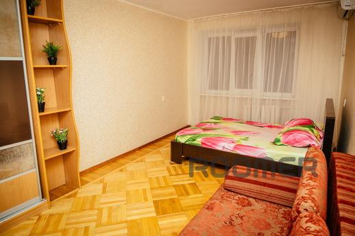 Trehkomn. in Rostov BTF Center Apartment, Rostov-on-Don - apartment by the day