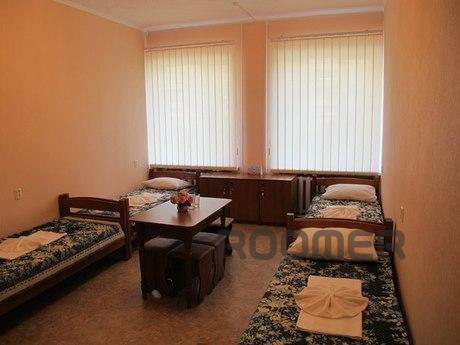We rent cheap rooms, close to the train, Mykolaiv - apartment by the day