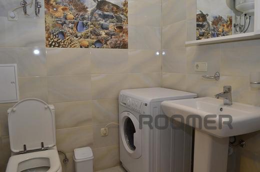 Bright apartment on the French Boulevard, Odessa - apartment by the day