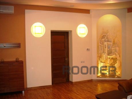 One bedroom for four people in the heart, Lviv - apartment by the day