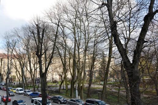 One bedroom for four people in the heart, Lviv - apartment by the day