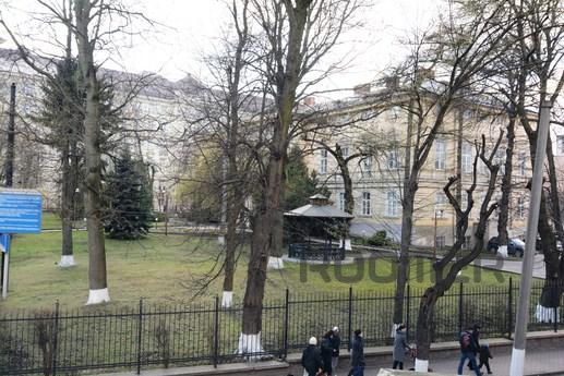 One bedroom for four people in the heart, Lviv - apartment by the day