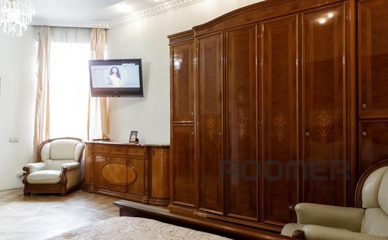 One-bedroom apartment in the center with, Lviv - apartment by the day