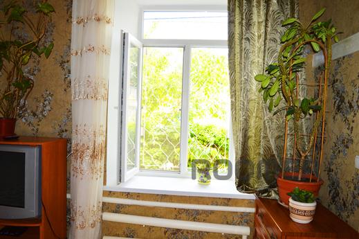 House in dvuhminutah Sea in Feodosia., Feodosia - apartment by the day