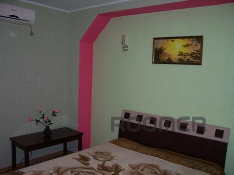 Rent a room at the sea at any time, Yalta - apartment by the day