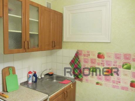 3 bedroom apartment in Ekaterinburg, Yekaterinburg - apartment by the day