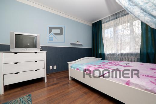 An oasis in the city center, Yekaterinburg - apartment by the day