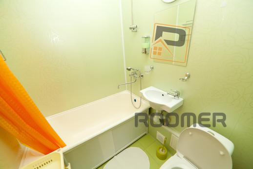 An oasis in the city center, Yekaterinburg - apartment by the day