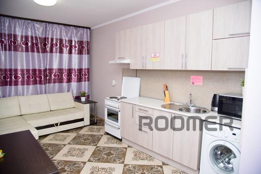 LIVE COMFORTABLY AND BE IN THE CENTER OF, Novosibirsk - apartment by the day