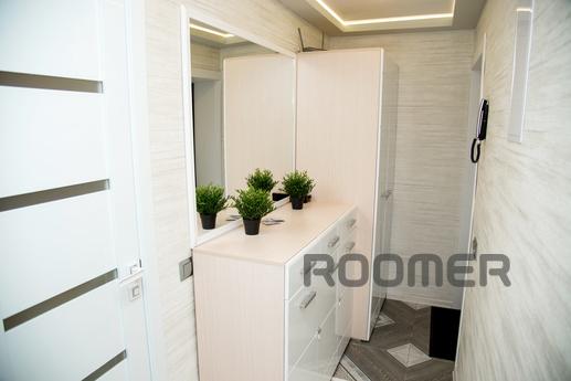 THIS APARTMENT WILL NOT LEAVE YOU INDIVI, Novosibirsk - apartment by the day