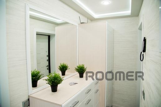 THIS APARTMENT WILL NOT LEAVE YOU INDIVI, Novosibirsk - apartment by the day