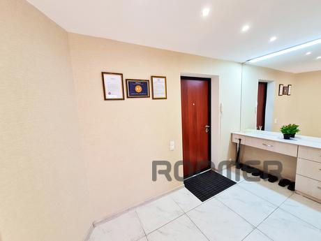 LUXURY ACCOMMODATION WITH RIVER VIEWS, Novosibirsk - apartment by the day