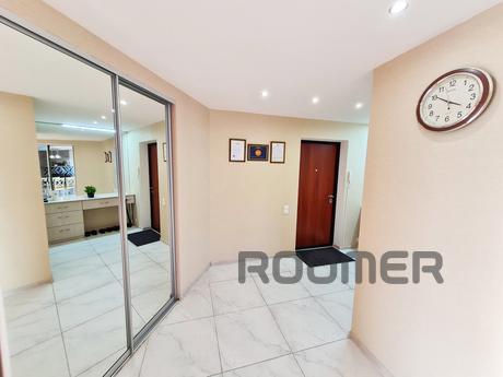 LUXURY ACCOMMODATION WITH RIVER VIEWS, Novosibirsk - apartment by the day