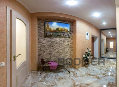 Luxury apartment in the center, Sevastopol - apartment by the day