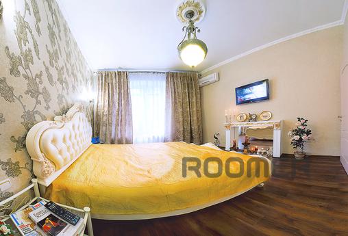 Luxury apartment in the center, Sevastopol - apartment by the day