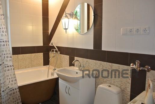 Yalta home studio with a courtyard for o, Yalta - apartment by the day