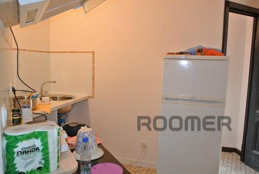 Yalta home studio with a courtyard for o, Yalta - apartment by the day