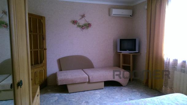 Rent k on earth, Kirova, Yevpatoriya - apartment by the day