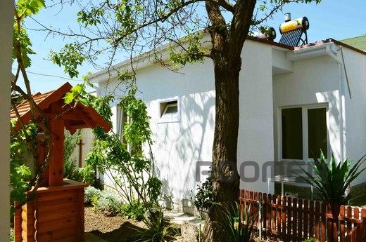 House on the ground on the street, Yevpatoriya - apartment by the day