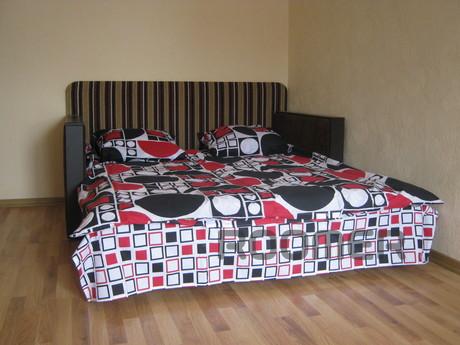 Daily rent one-room apartment in Kiev, refrigerator, closet,