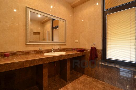 Private house Riviera in Alushta, Alushta - apartment by the day