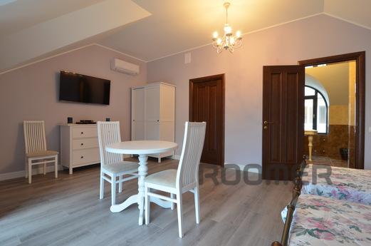 Private house Riviera in Alushta, Alushta - apartment by the day