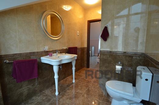 Private house Riviera in Alushta, Alushta - apartment by the day