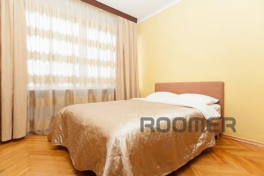 3 bedroom at Smolenskaya (120), Moscow - apartment by the day