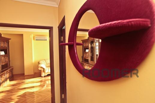 3 bedroom at Smolenskaya (120), Moscow - apartment by the day