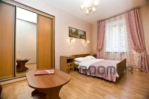 Квартира расположена в центре Москвы в 10 минутах езды от гл