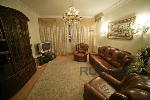 Luxury two-bedroom apartment in the pedestrian center of Sar