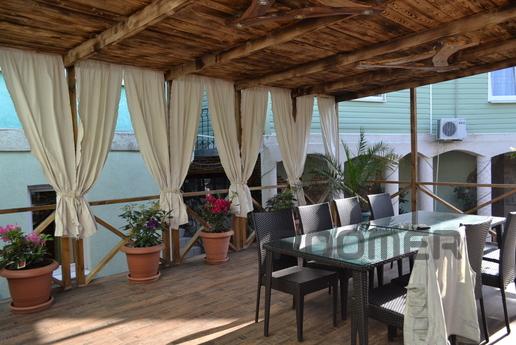 Mini-hotel 'Paradise', Yalta - apartment by the day