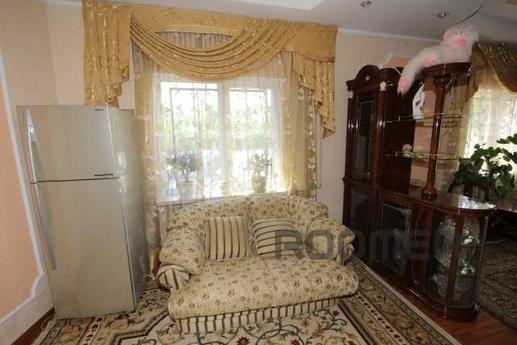 Mini-hotel 'Paradise', Yalta - apartment by the day