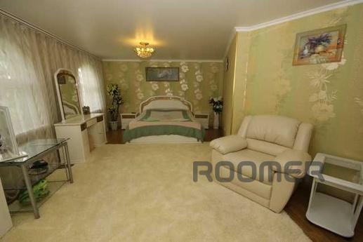 Mini-hotel 'Paradise', Yalta - apartment by the day