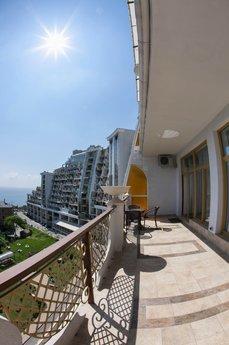 3 rooms apartment near the beach, Odessa - apartment by the day