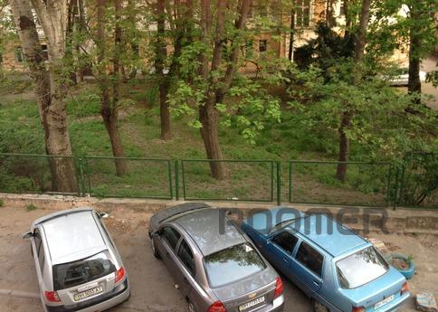 Rent 1-bedroom apartment, 300m sea, Odessa - apartment by the day