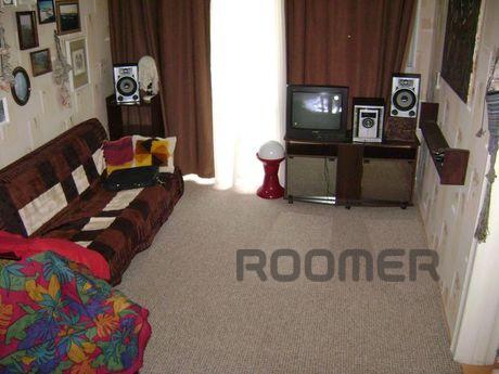 I rent two-bedroom apartment on the street. Frunze, near hot