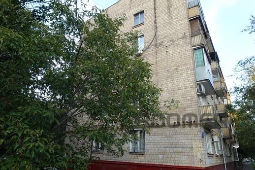 Apartment near the metro, Moscow - apartment by the day