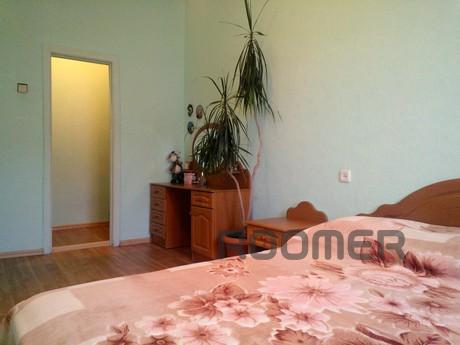 SELL 2 com. sq. in the center of Feodosi, Feodosia - apartment by the day