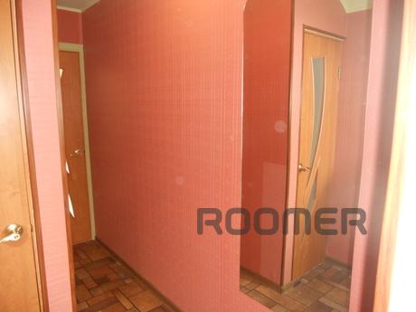 Rent a house with a garage., Yalta - apartment by the day