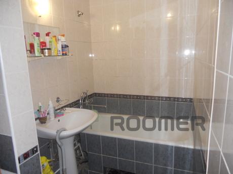 Rent 2-bedroom apartment with garage, Yalta - apartment by the day