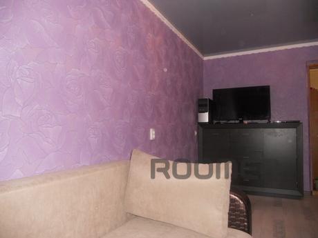 Rent 2-bedroom apartment with garage, Yalta - apartment by the day