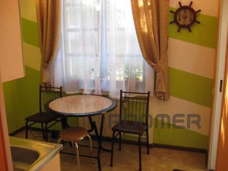 2-storey cottage. Two 1-rooms. numbers, Alushta - apartment by the day