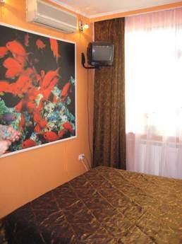 2-storey cottage. Two 1-rooms. numbers, Alushta - apartment by the day
