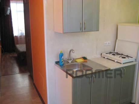2-storey cottage. Two 1-rooms. numbers, Alushta - apartment by the day