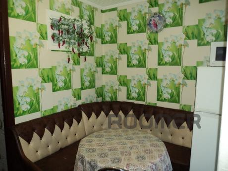 Comfortable tira, a 5-minut, Feodosia - apartment by the day