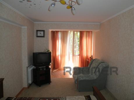 2-bedroom apartment near the sea, Alushta - apartment by the day