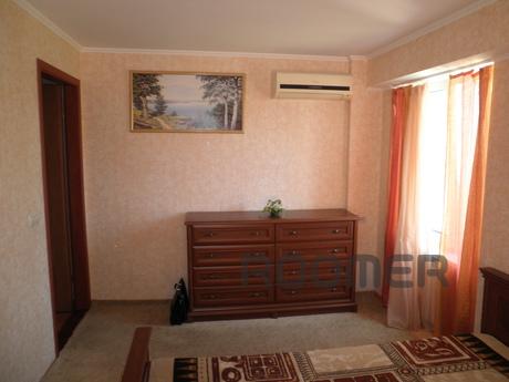 2-bedroom apartment near the sea, Alushta - apartment by the day