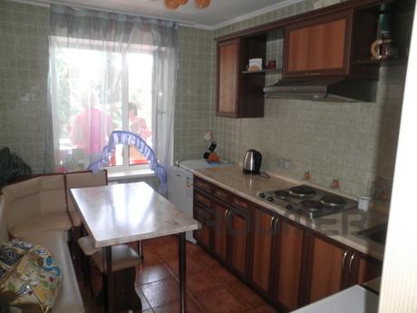2-bedroom apartment near the sea, Alushta - apartment by the day