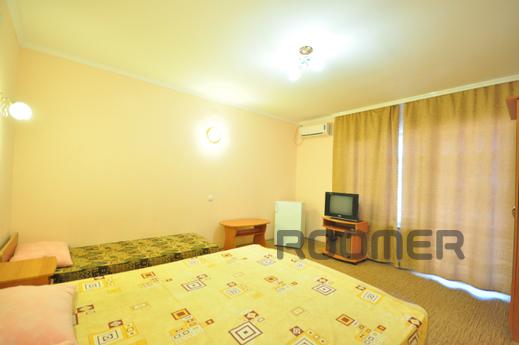 Rooms at the 400 meters from the sea, Sudak - apartment by the day